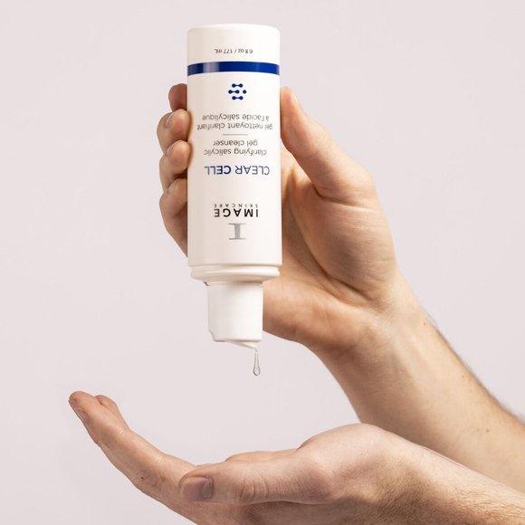 CLEAR CELL clarifying salicylic gel cleanser - Picture 4 of 4